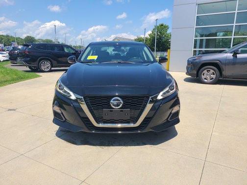 2022 Nissan Altima SR VC-Turbo FWD