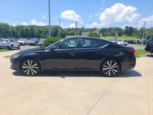 2022 Nissan Altima SR VC-Turbo FWD