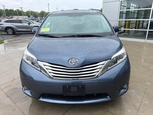 Shoreline Mist 2017 Toyota Sienna Limited