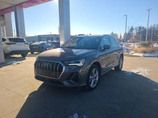 2024 Audi Q3 Premium 45 TFSI S line quattro Tiptronic