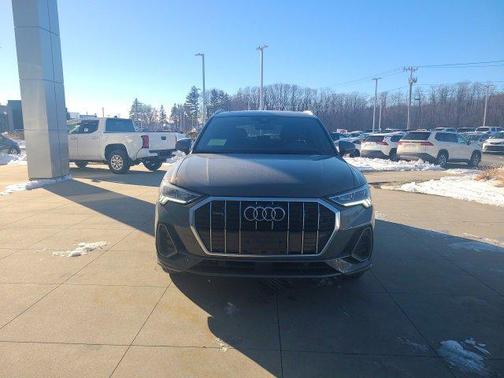 2024 Audi Q3 Premium 45 TFSI S line quattro Tiptronic