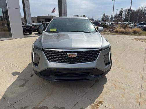 Argent Silver Metallic 2025 Cadillac XT4 Premium Luxury