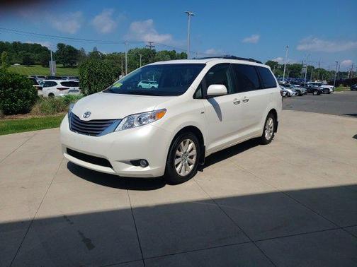 2017 Toyota Sienna XLE