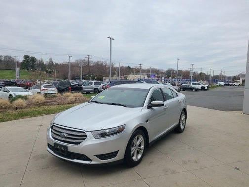 2018 Ford Taurus SEL