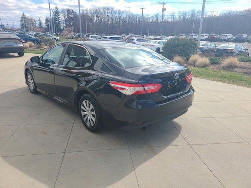 2018 Toyota Camry Hybrid LE