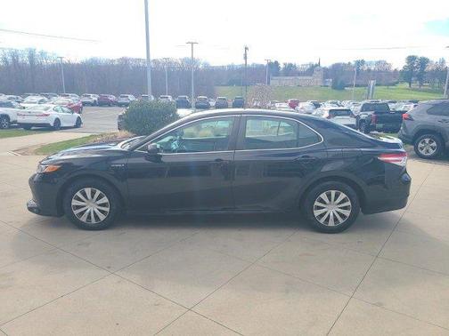 2018 Toyota Camry Hybrid LE
