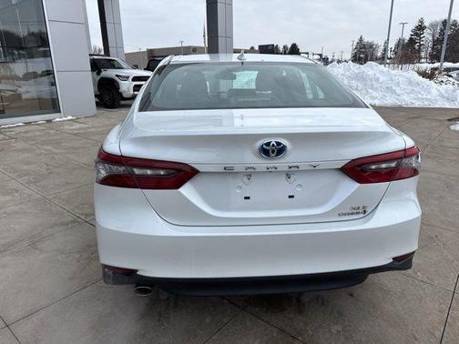 2021 Toyota Camry Hybrid XLE