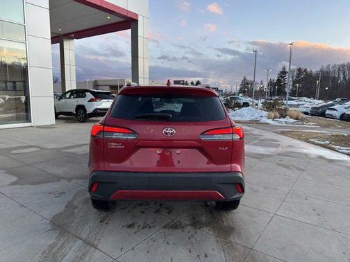 2024 Toyota Corolla Cross XLE