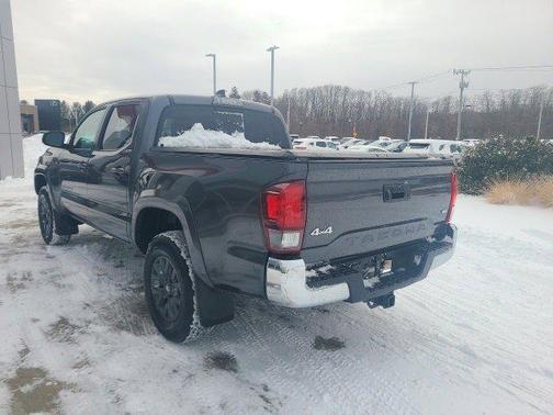 2022 Toyota Tacoma SR5