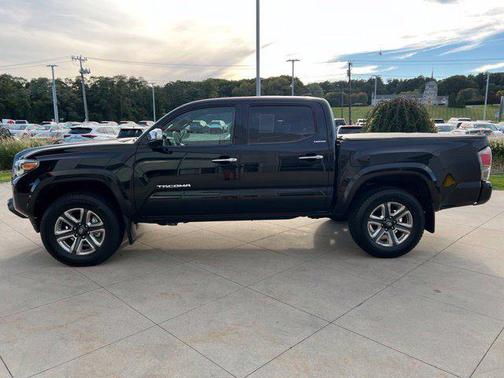 Black 2017 Toyota Tacoma Limited