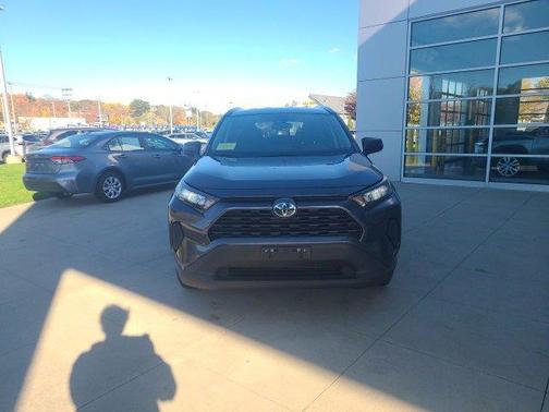 2022 Toyota RAV4 Hybrid LE