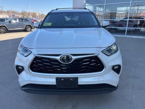 Blizzard Pearl 2021 Toyota Highlander XLE