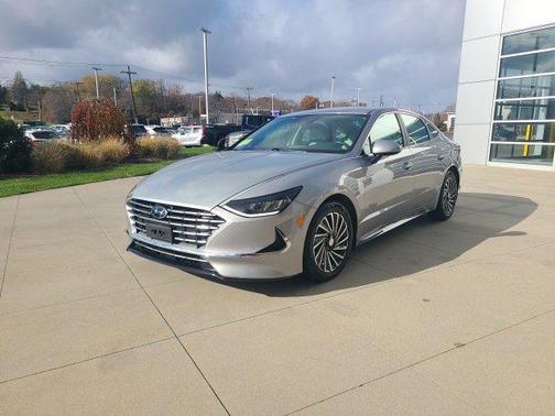 2023 Hyundai SONATA Hybrid SE