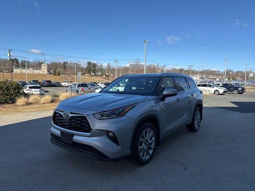 2022 Toyota Highlander Hybrid Limited