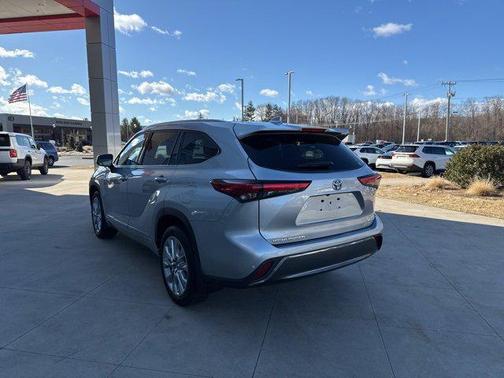 2022 Toyota Highlander Hybrid Limited