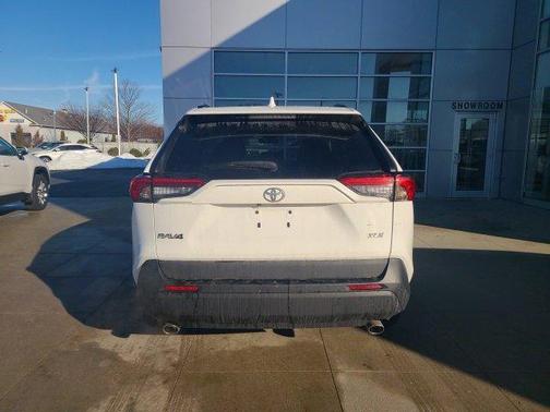 2020 Toyota RAV4 XLE