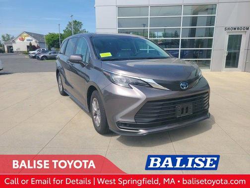 2024 Toyota Sienna LE