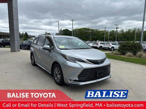 2022 Toyota Sienna XLE 8 Passenger