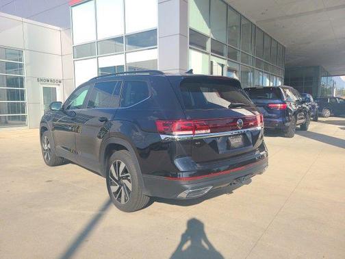2025 Volkswagen Atlas 2.0T SE w/Technology 4MOTION