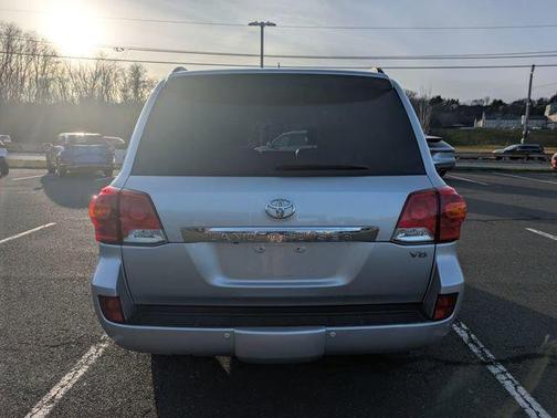 2015 Toyota Land Cruiser Base