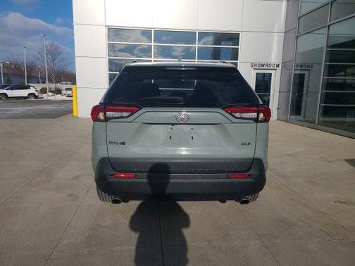 2023 Toyota RAV4 XLE