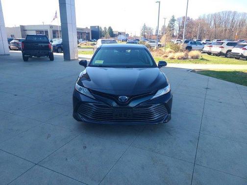 2019 Toyota Camry Hybrid XLE