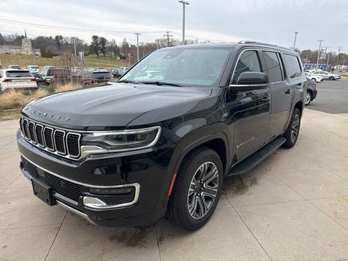 Diamond Black Crystal Pearlcoat 2024 Jeep Wagoneer L Series II 4x4