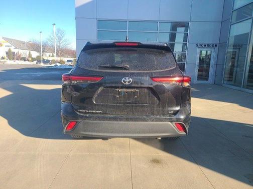 2023 Toyota Highlander Platinum