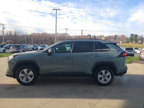 2020 Toyota RAV4 Hybrid XLE