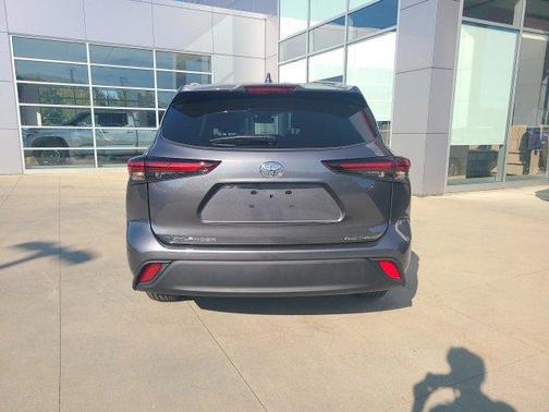 2025 Toyota Highlander XLE