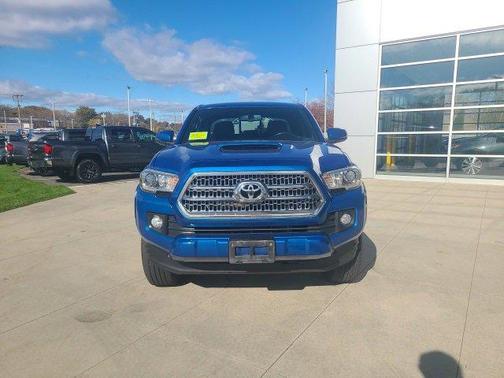 2016 Toyota Tacoma TRD Sport