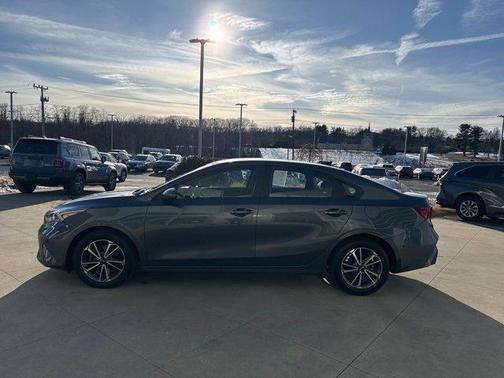 2022 Kia Forte LXS