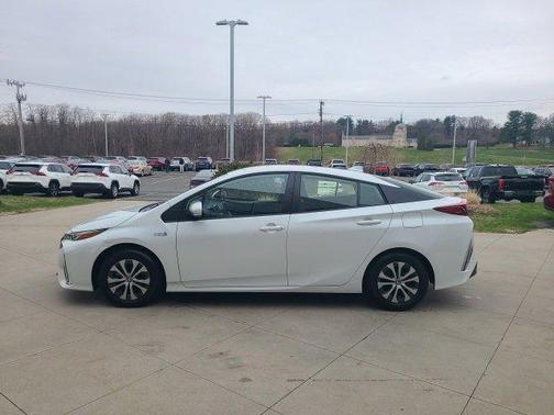 2022 Toyota Prius Prime LE