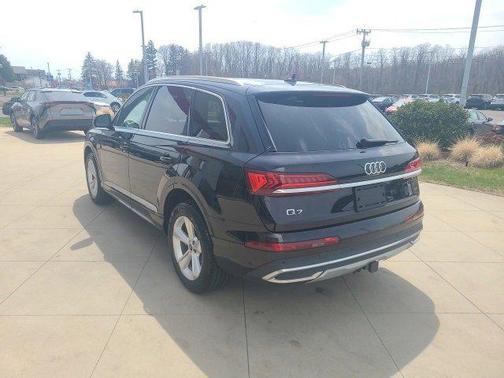 2021 Audi Q7 45 Premium
