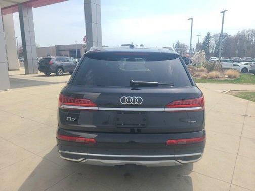 2021 Audi Q7 45 Premium
