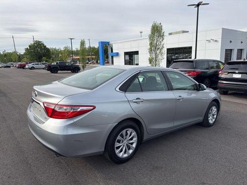 Celestial Silver Metallic 2017 Toyota Camry LE