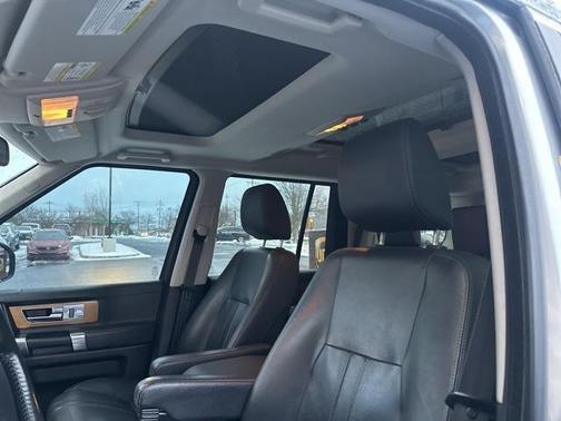 2016 Land Rover LR4 Base