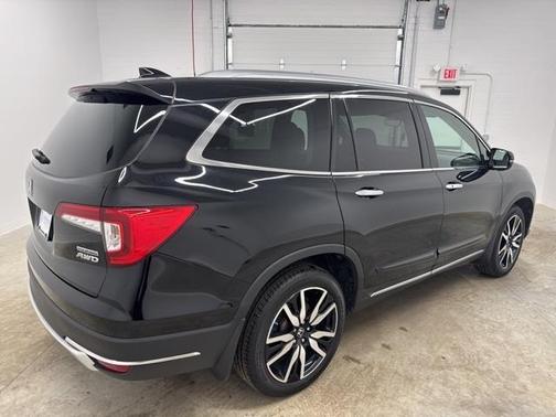 2022 Honda Pilot Touring 8-Passenger