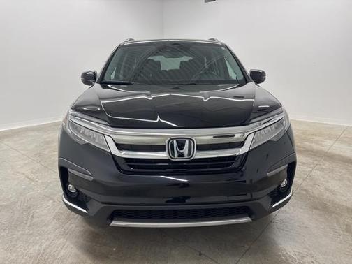 2022 Honda Pilot Touring 8-Passenger