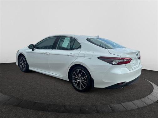 2024 Toyota Camry Hybrid XLE