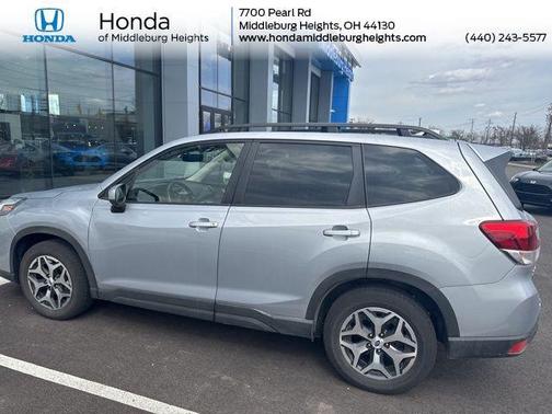Ice Silver Metallic 2023 Subaru Forester Premium