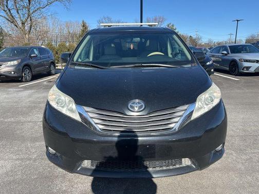2011 Toyota Sienna XLE