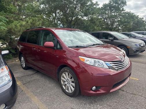 2017 Toyota Sienna XLE