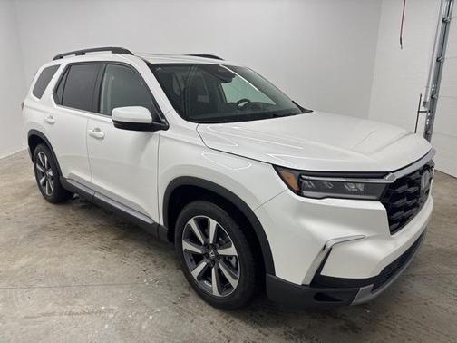 2025 Honda Pilot Touring 8-Passenger