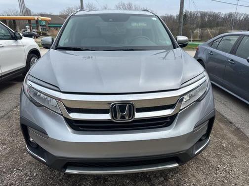 2022 Honda Pilot Touring 8-Passenger