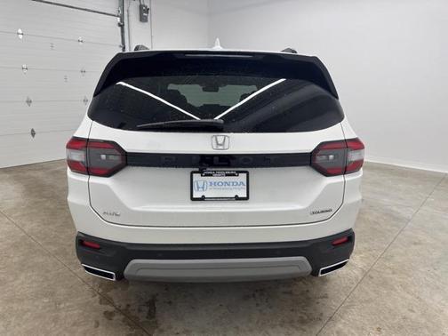 2025 Honda Pilot Touring 8-Passenger