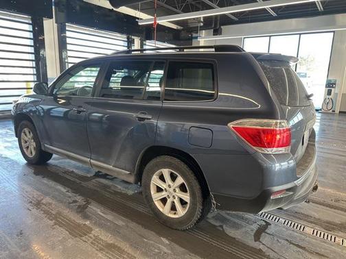 2013 Toyota Highlander SE