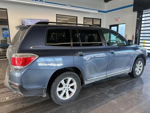 2013 Toyota Highlander SE