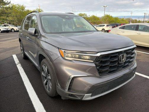 Modern Steel Metallic 2025 Honda Pilot Elite