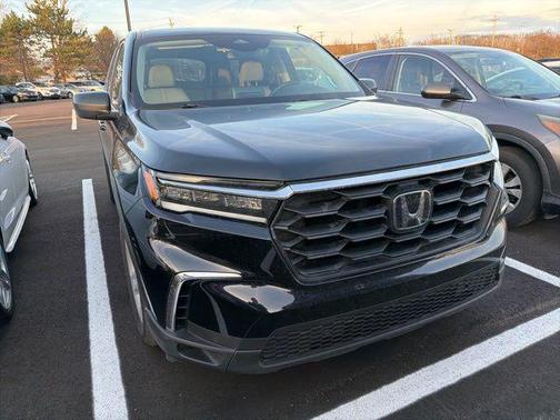 2023 Honda Pilot AWD LX